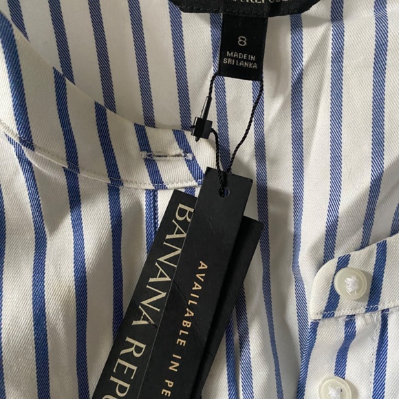 Banana Republic Women's dress shirt - Blue, white stripped - Picture 2 of 6